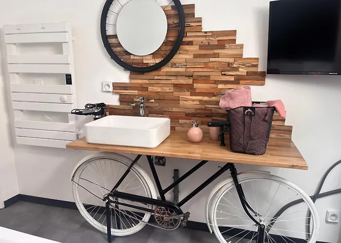 Evasion Centre Proche Du Mont Saint Michel דירה אברנשה